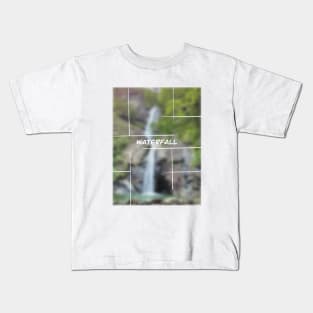 Blurry waterfall Kids T-Shirt